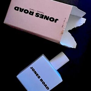 Jones Road. 1fl. ounce. Brand new never used. Box is ripped at the top flap.